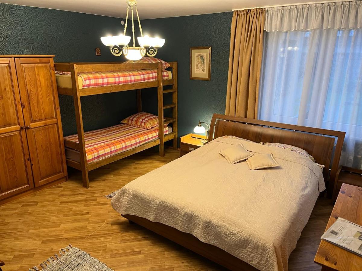 Family House Проживание в семье
